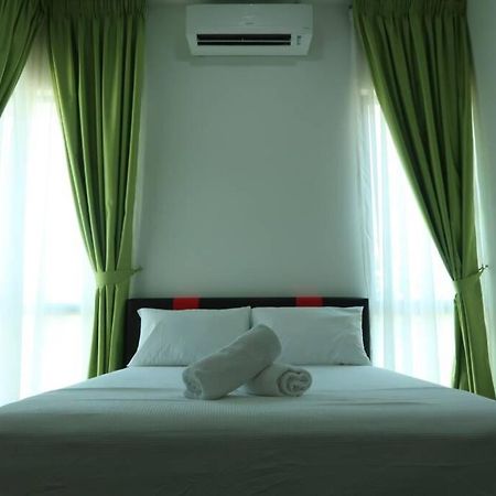 Promo Private Luxurious Nilai Vacation Home Экстерьер фото