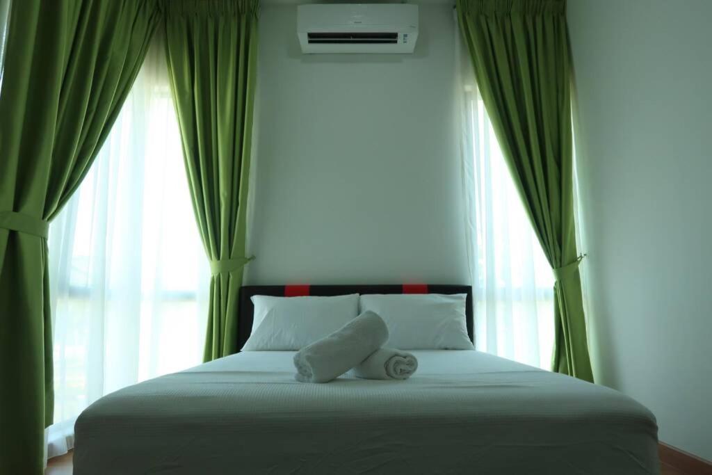 Promo Private Luxurious Nilai Vacation Home Экстерьер фото