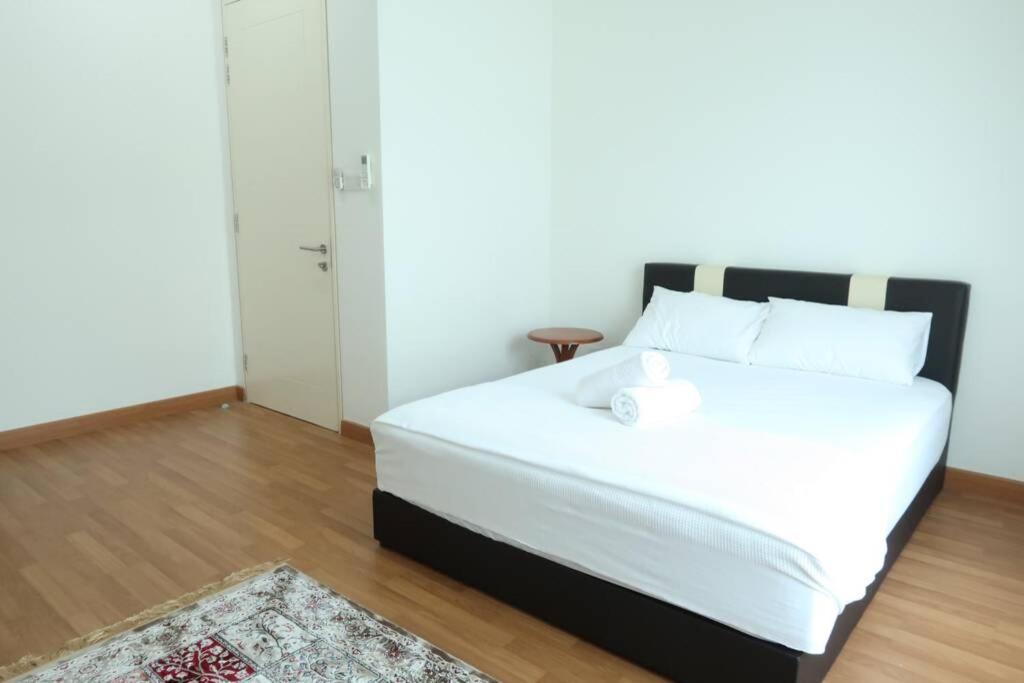Promo Private Luxurious Nilai Vacation Home Экстерьер фото