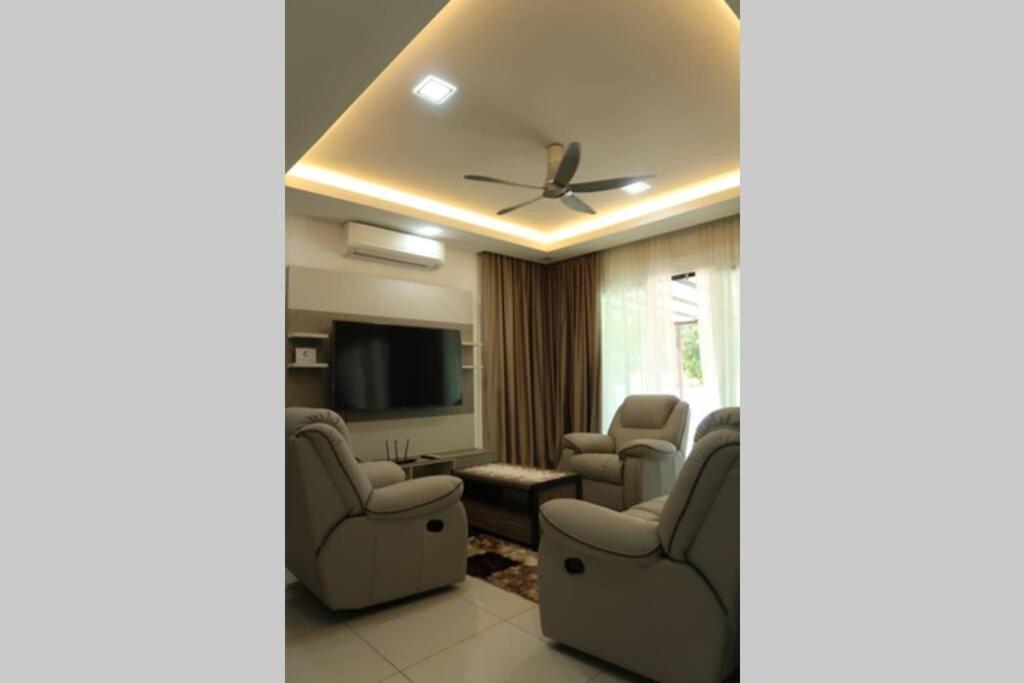 Promo Private Luxurious Nilai Vacation Home Экстерьер фото
