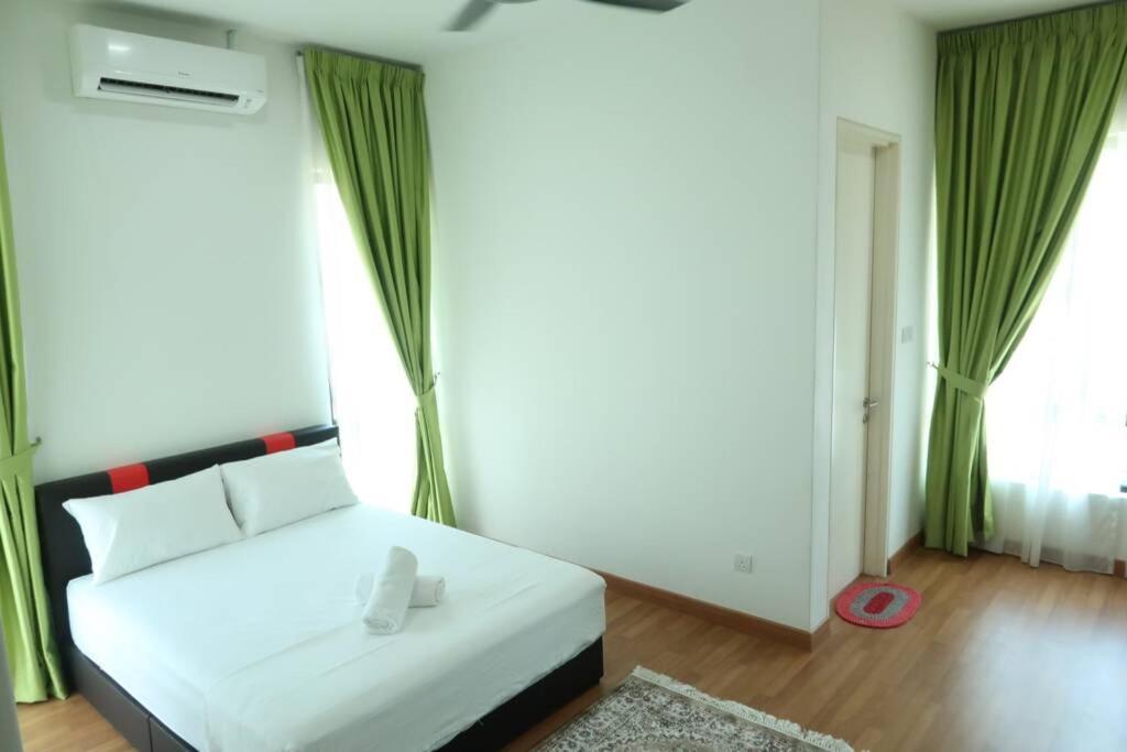Promo Private Luxurious Nilai Vacation Home Экстерьер фото