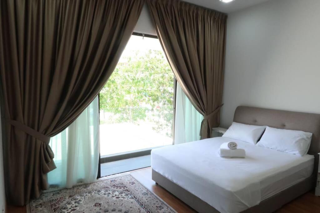Promo Private Luxurious Nilai Vacation Home Экстерьер фото