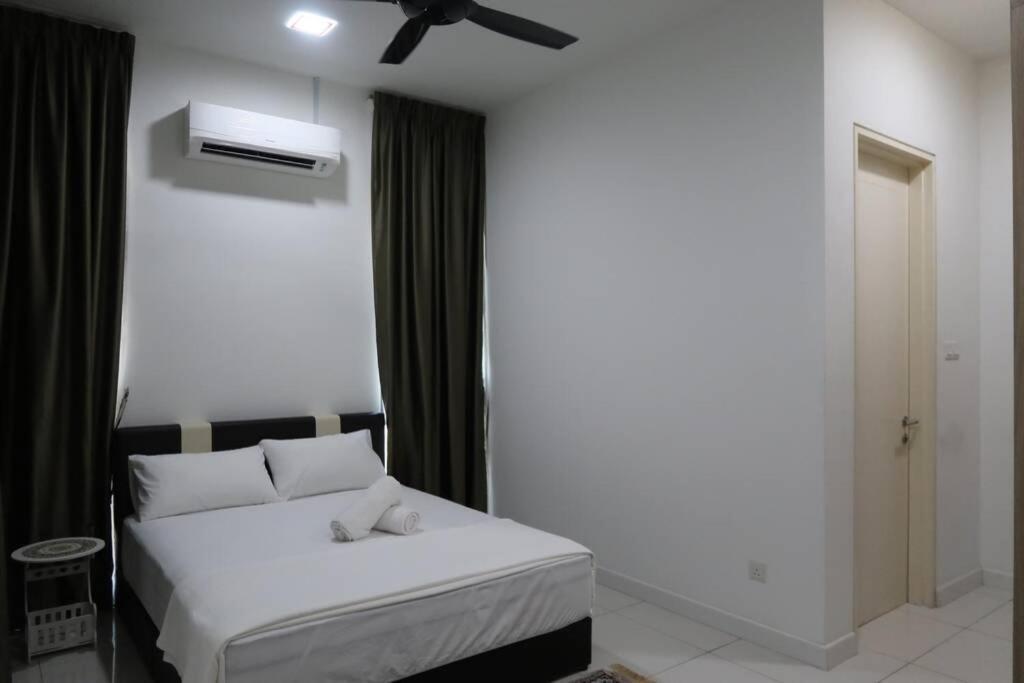 Promo Private Luxurious Nilai Vacation Home Экстерьер фото