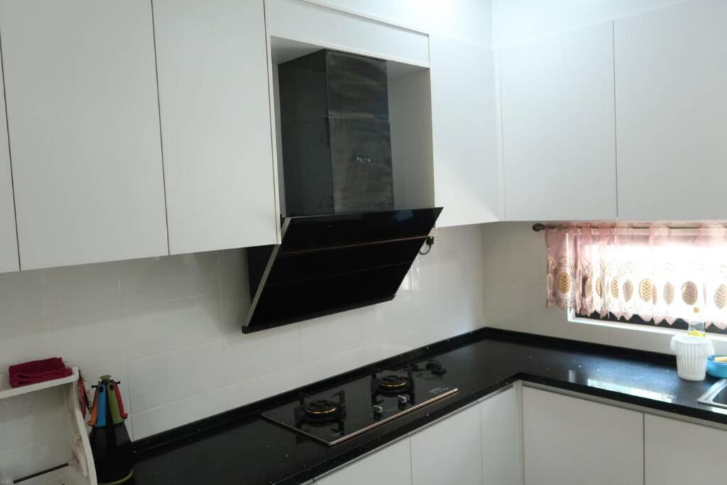 Promo Private Luxurious Nilai Vacation Home Экстерьер фото