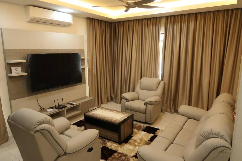 Promo Private Luxurious Nilai Vacation Home Экстерьер фото