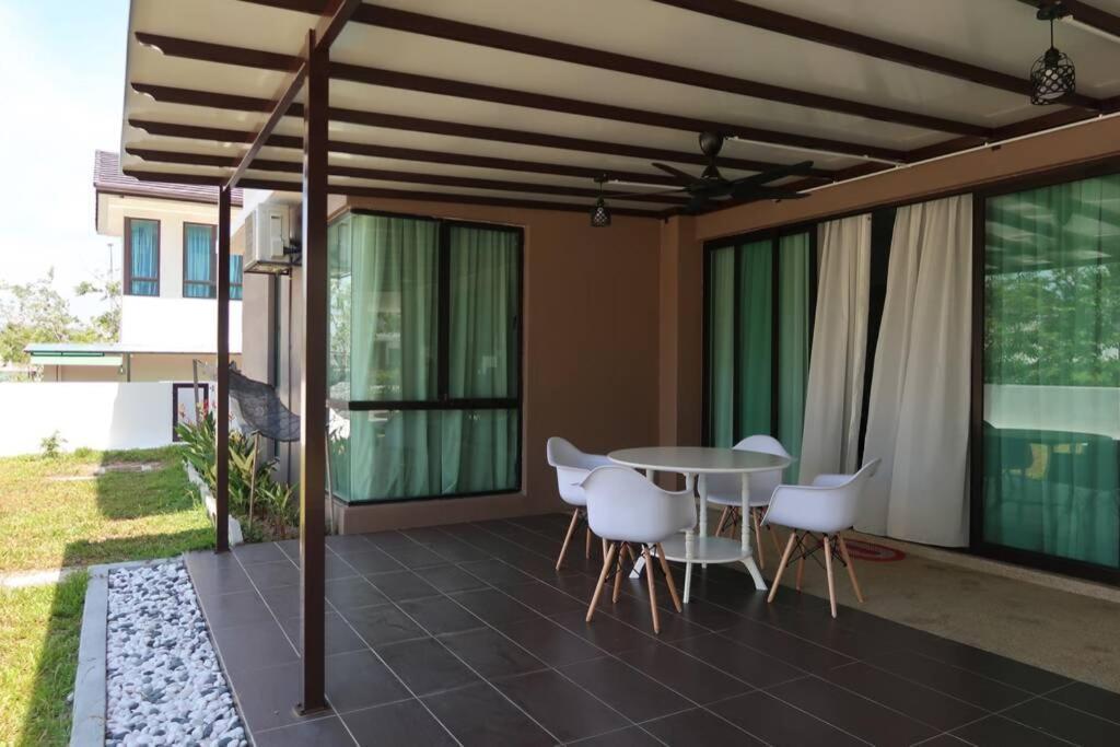 Promo Private Luxurious Nilai Vacation Home Экстерьер фото